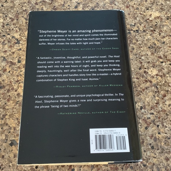 The Host from Best Selling Author of the Twilight Saga Stephenie Meyer - Picture 2 of 2